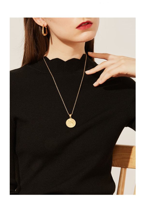 Zodiac sign gold coin engraved necklace - Image 8