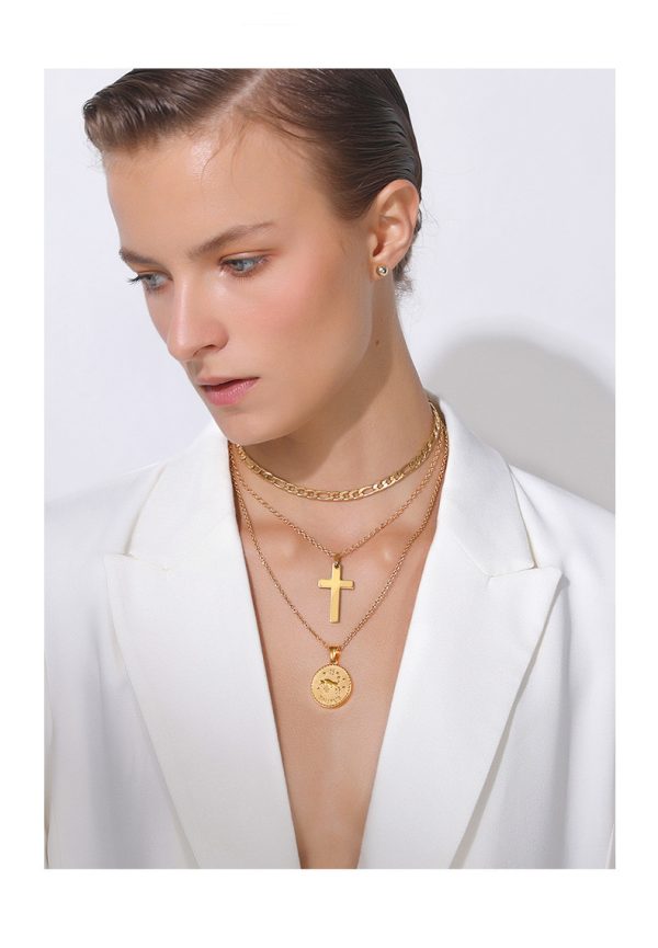 Zodiac sign gold coin engraved necklace - Image 7
