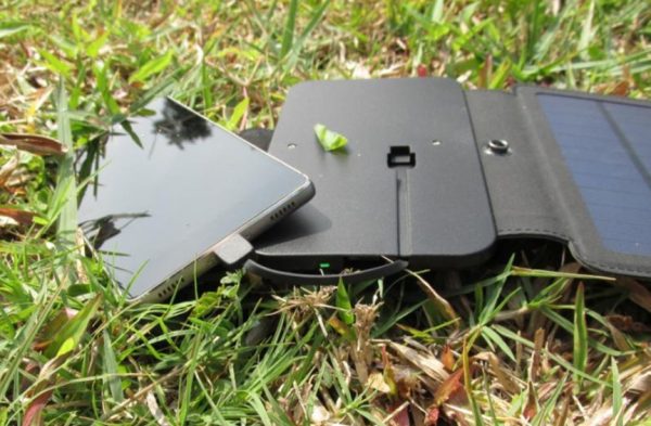 Outdoor 8W folding solar charger Direct charging collapsible solar package Off-road emergency mobile power supply - Image 7