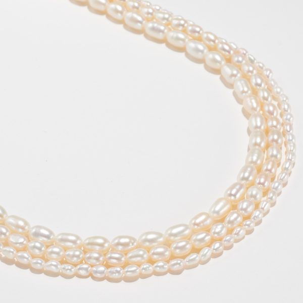 Natural Freshwater Small Rice-shaped Beads Single Layer Classic All-match Beaded Necklace - Image 3